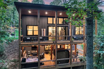 Image de New Cabin Near Downtown Blue Ridge with Hot Tub, Sauna, and Firepit