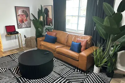 Image de Zen Garden Bungalow close to Downtown