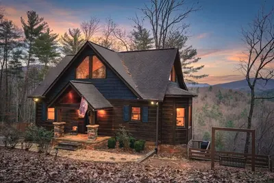 Image de Tranquil cabin with yearlong mountain views, game room, fire pit near wineries
