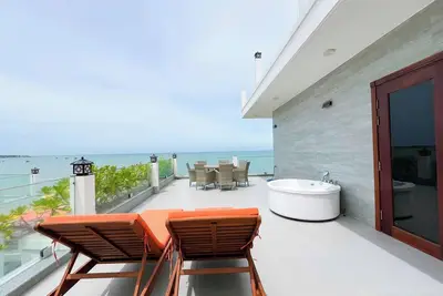 Image de Beach Front Villa – 4br - Bay View Resort, Mui Ne