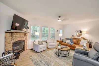 Image de Lake Access, Pools & More: 1 Mi to The Highlands