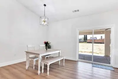 Image de Beautiful Victorville Home with all the amenities