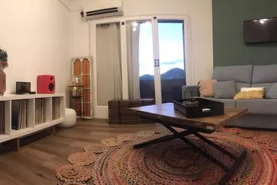 Image de Room with terrace in the center of Ibiza at 250m from the beach.