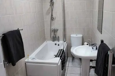 Image de 3 Bedroom Apartment – Clarendon 69