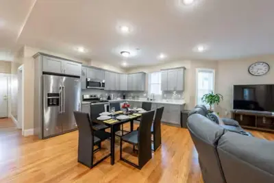 Image de Large 4br Dorchester Retreat Near Red Line Pet Friendly 233/1