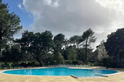 Image de Bel appartement avec piscine