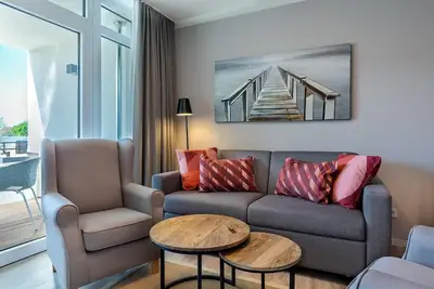 Image de Spacious, sun-drenched apartment with loggia - ideal for families