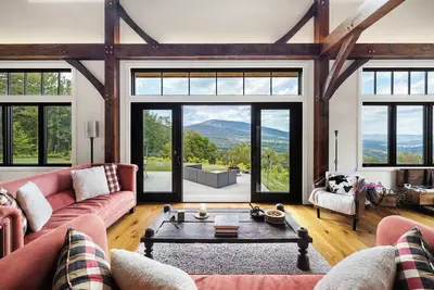Image de Luxury 4-Br Winter Retreat | 10 min to Okemo