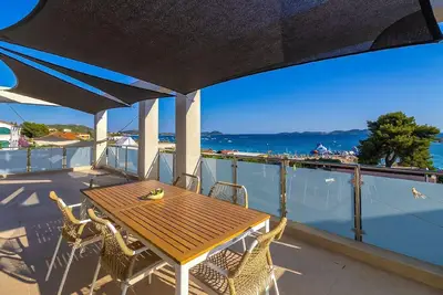 Image de Appartement de vacances pour 6 personnes env. 140 qmà Pakoštane, Dalmatie (Nord de la Dalmatie)