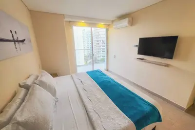 Image de Apartment with infinity pool near the beach.