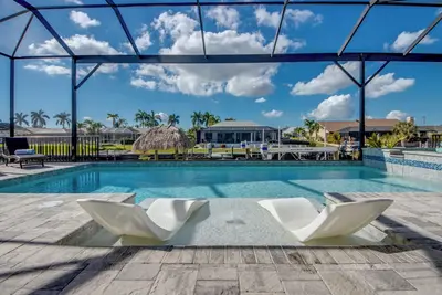 Image de Villa Coral Sunset - newly built, on water, pool & spa