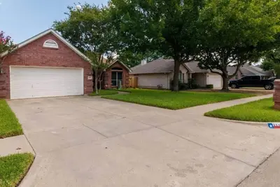 Image de Cozy home with pool and backyard, 5 beds