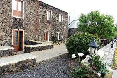 Image de Appartement 'Casa Rural Los Perales - El Castaño' avec vue sur la mer, terrasse partagée et Wi-Fi