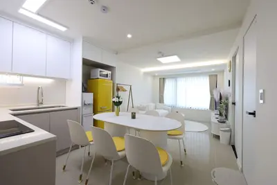 Image de [Awestay202] Seoul near Dmc/New, Full Option/Sleeps7/2br, 4 Beds, 1ba/Free Parking