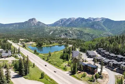 Image de New 3-bedroom townhome across from Purgatory - Hot Tub/Views/Arcade Game/Firepit