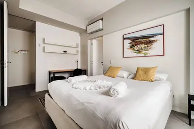 Image de Large Central Apartment Milan’s Navigli – 5 Gu. . .