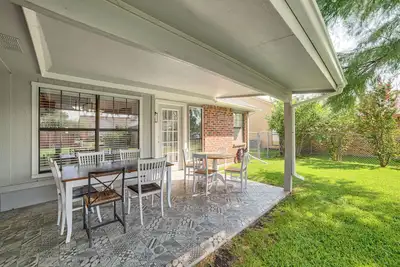 Image de Fenced-In Yard: Home < 1 Mi to Lake Ray Hubbard!