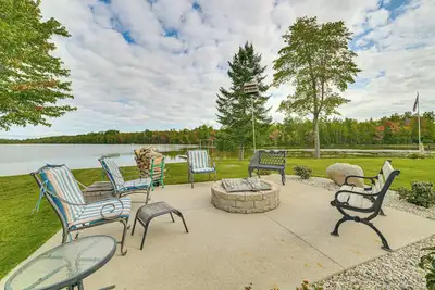 Image de Lakefront Home - Private Dock, Fire Pit & Yard