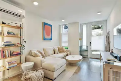 Image de New! Chic Capitol Hill Townhome w/ Views, Walkable