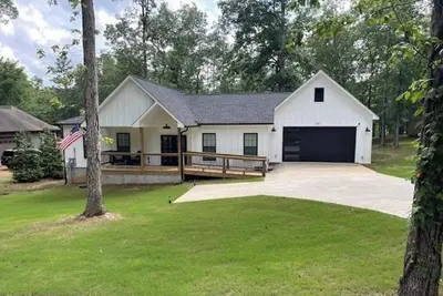 Image de Holiday Hills Getaway!