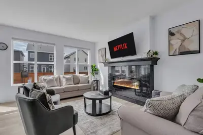 Image de Home in Seton Se (Ac/Bbq/Garage)