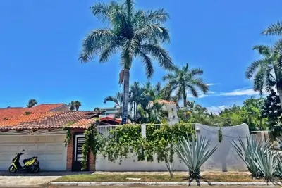 Image de 3-bedroom 3 baths house, privet pool garden in Nuevo Vallarta close to the beach