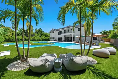 Image de Villa Rio Grande 8br Lazy River Pool + Pickleball