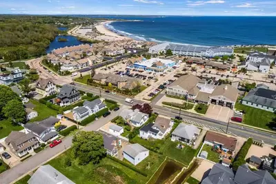 Image de 2 floor apartment with private entrance