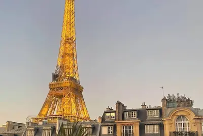 Image de Eiffel Tower View - Luxury Apartment