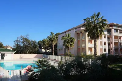 Image de 3 Pieces Climatise Avec Jardin Prvatif Dans Residence Avec Piscine Proche Mer