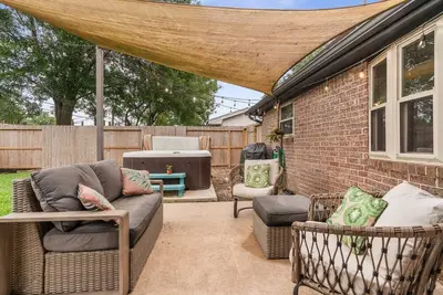 Image de Spacious 4br Houston Retreat w/ Hot Tub!