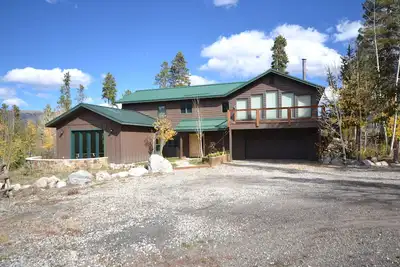 Image de Beautiful Mountain Home with Private Hot Tub!