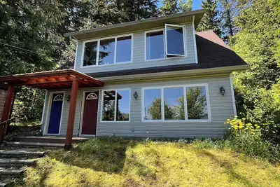 Image de Full Suite, Lake View, New Deck 2026, Forest Retreat, Full Kitchen, Laundry