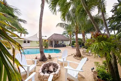 Image de 5 min from Inlet Lighthouse! Pool home w/Tiki Hut