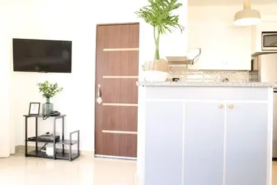 Image de Appartement avec piscine proche plage et centre ville.