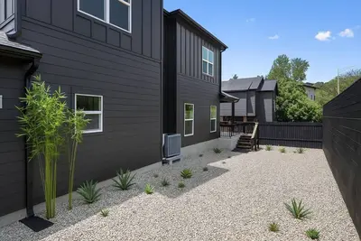 Image de Cedar & Stone Estate: Sauna, Spa, Wellness Retreat, Outdoor Zen Space, Swim Spa