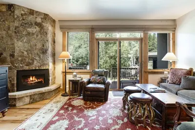 Image de West Vail Basecamp - On Free Bus Route!