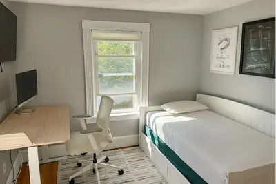 Image de Cozy Waterfront Furnished Home, Ideal for Travel Nurses & Corporate Stays