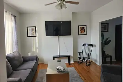 Image de 3bed/1 bath Retreat - 10 min from Downtown