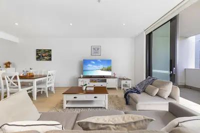 Image de Spacious Condo in Mascot. Doorsteps to Station!