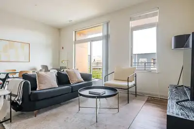 Blueground | Bleachery, pool, nr Charles River