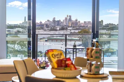 Image de Stunning City Views | Spacious 3br Apt | Mascot