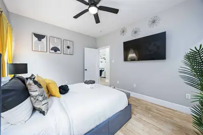 Image de Cozy 2-bedroom apartment Near Downtown