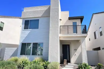 Image de Mid-Century Modern 3br in Great park Irvine
