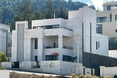 Image de Charming 2-bedroom rooftop apartment with mountain view in Amman