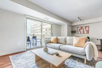 Image de Blueground | Ballston, pool, nr Arlington Cemetery