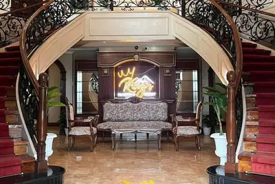 Image de A 700 sq meter property. Serene 6-bedroom house with Ac in Tagaytay City