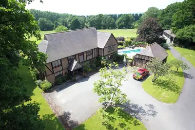 Image de Countryside Manor House with Pool and Rural Views