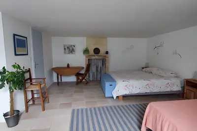 Image de Chambre d’hôtes Les Fougères – Espace et confort à Saint-Romain-de-Benet