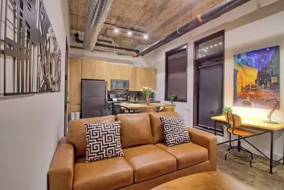 Image de Chic Ultramodern Loft Suite w/ Designer Features